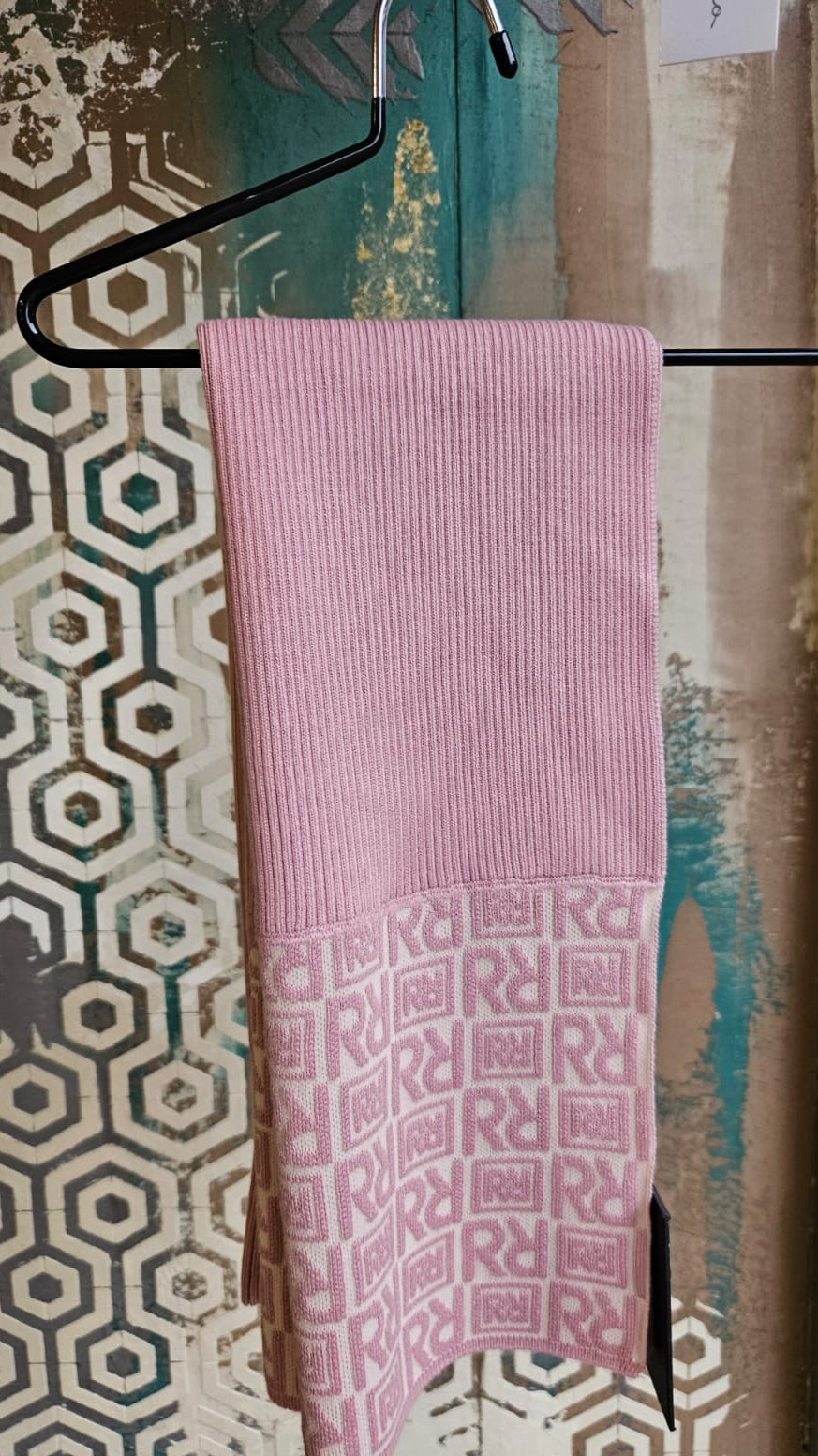 RELISH HOLYYW Women's Scarf
